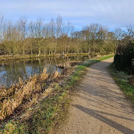 Broughton Grove - Skipton, Pet Friendly, Canal Access בית נופש