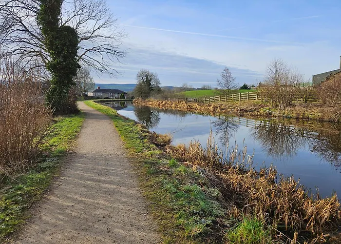 Broughton Grove - Skipton, Pet Friendly, Canal Access